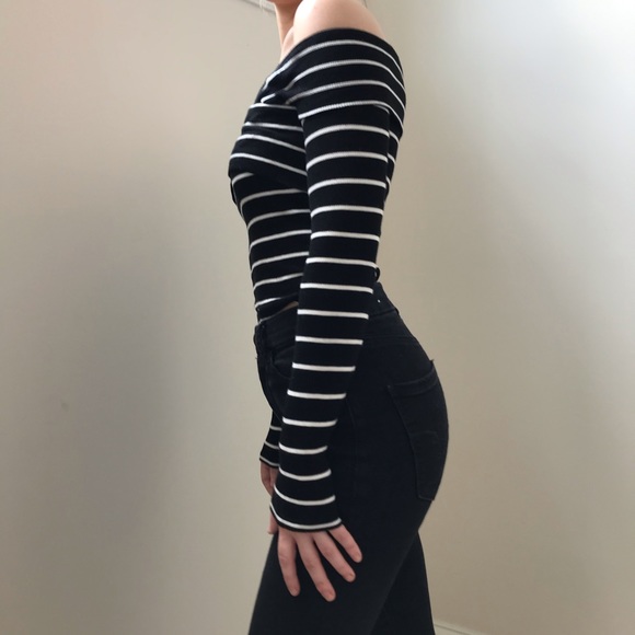 Forever21 off-shoulder top! - Picture 2 of 5